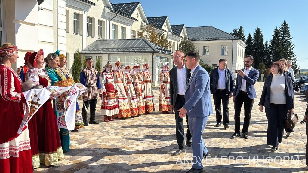 Аксубай үсешенә Ютазы делегациясе югары бәя бирде