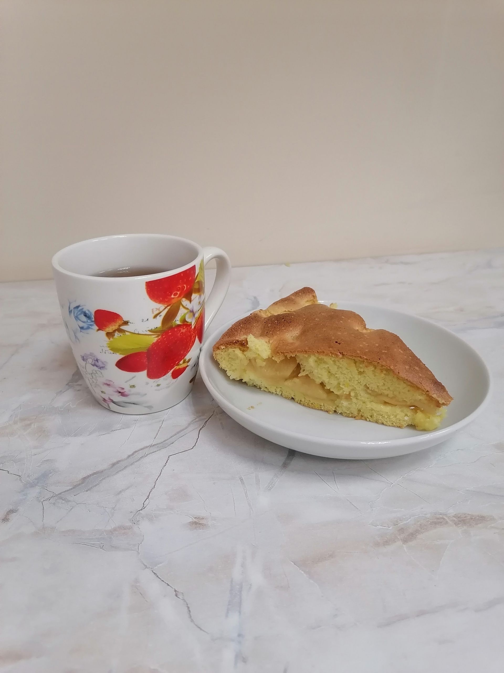 Аксубайның «Нежность» үзәгендәге «Кулинария остаханәсе»нә йөрүчеләр алма бәлеше пешерделәр