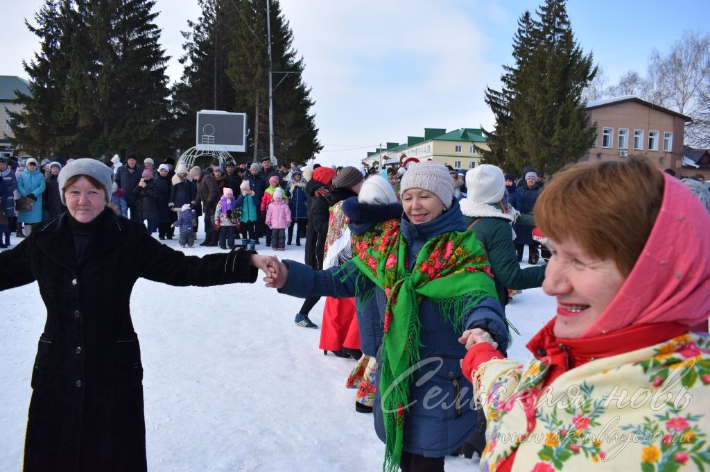 В Аксубаеве проводили Масленицу