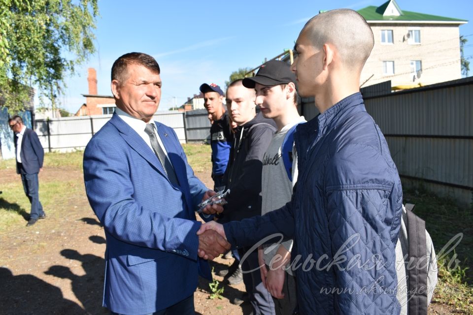 Аксубаевские юноши отправились на службу