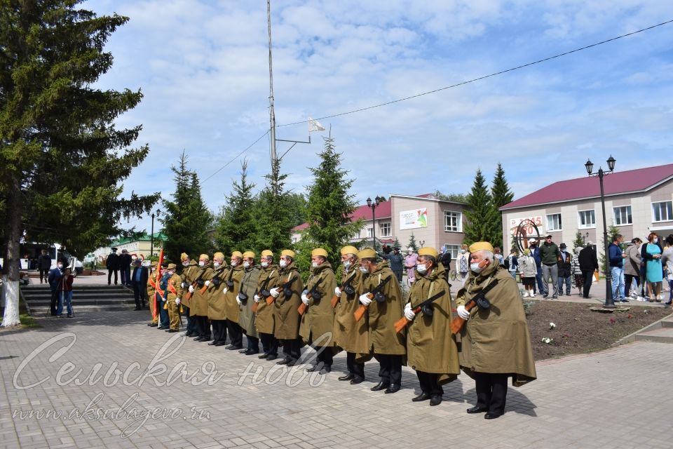 В Аксубаеве открыли памятник воину-освободителю