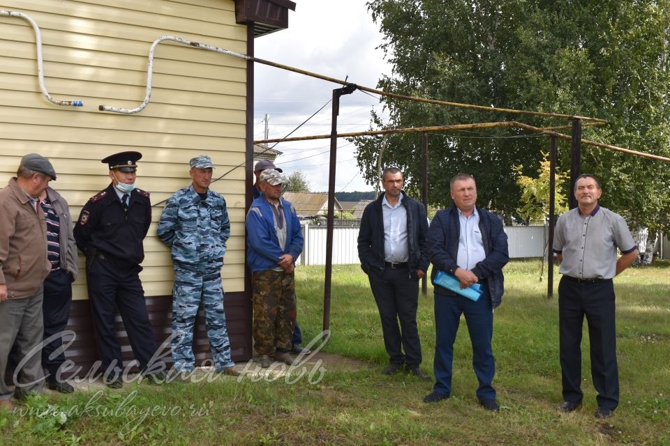 А проблемы поселения решаются поэтапно