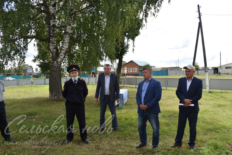 А проблемы поселения решаются поэтапно