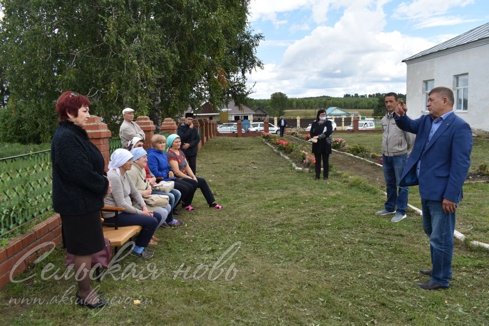 А проблемы поселения решаются поэтапно