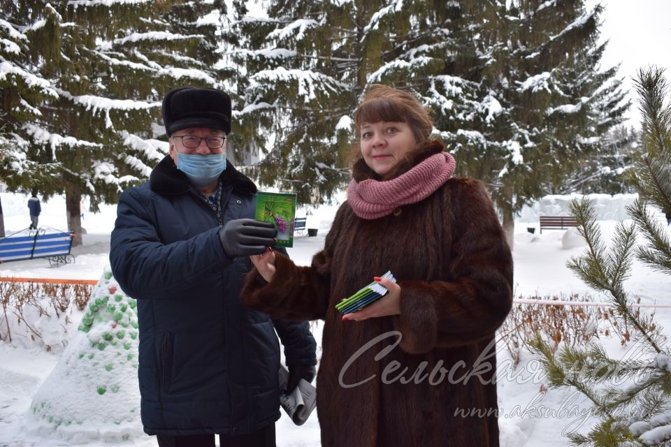 Обладателем мешка сахара от редакции газеты «Сельская новь» стала учительница аксубаевской школы Елена Дормидонтова