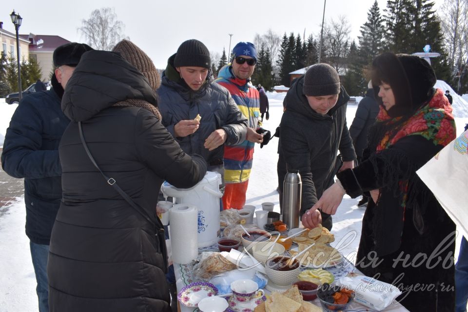 В Аксубаеве встретили Масленицу