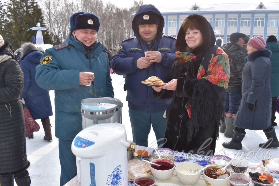 В Аксубаеве встретили Масленицу