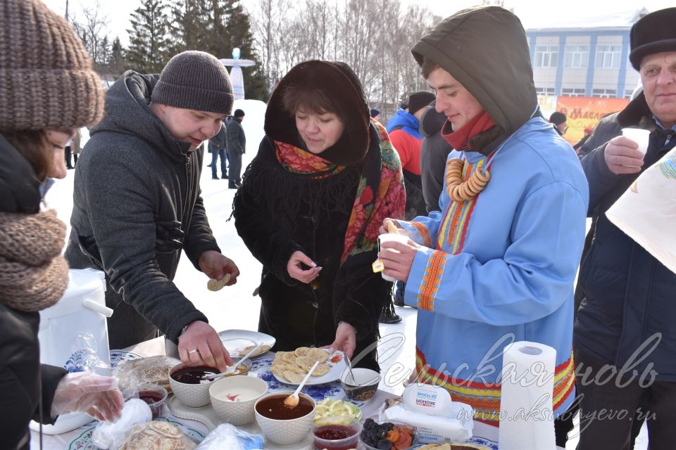 В Аксубаеве встретили Масленицу