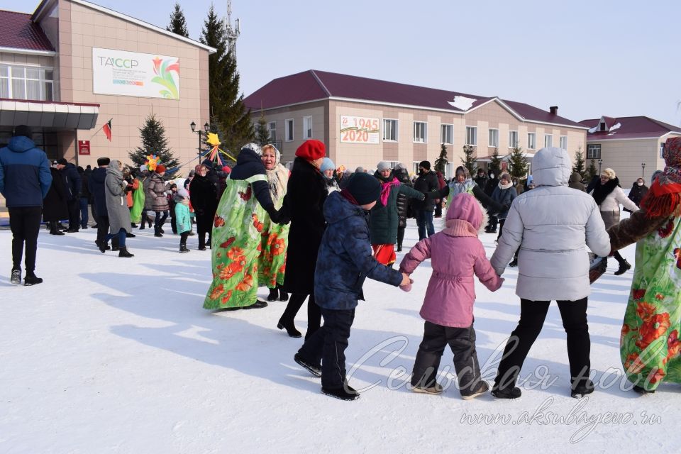 В Аксубаеве встретили Масленицу