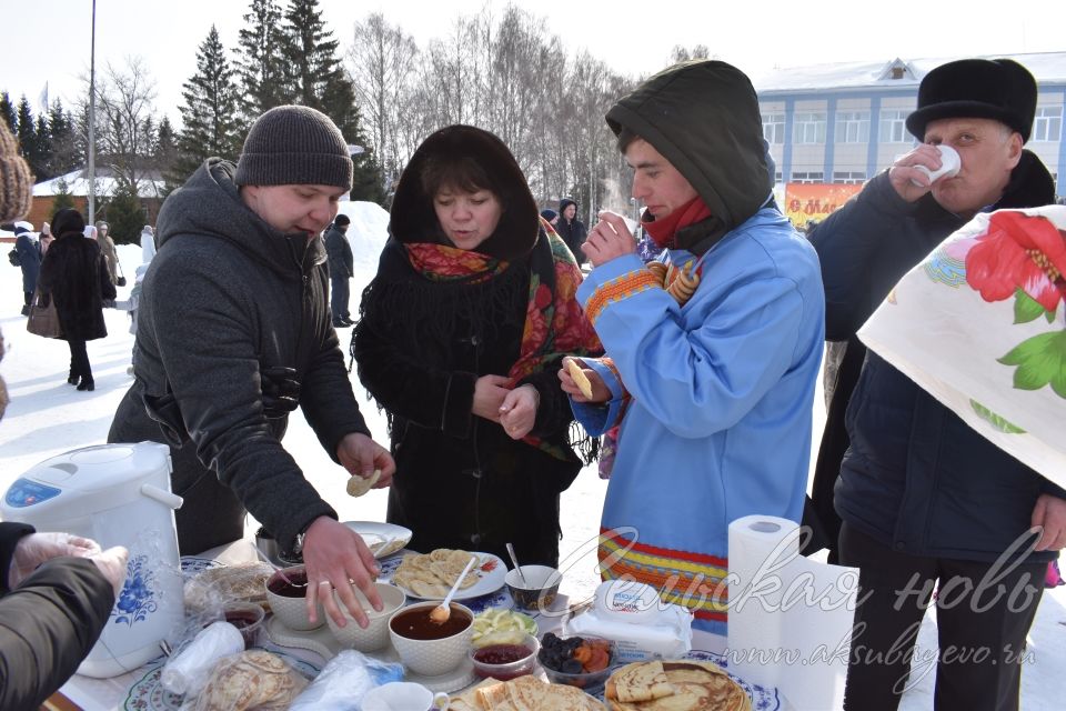 В Аксубаеве встретили Масленицу