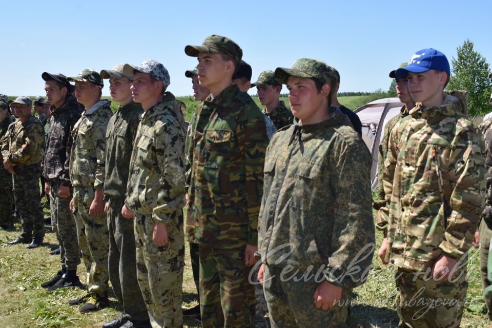 Аксубаевские старшеклассники поздравили пограничников