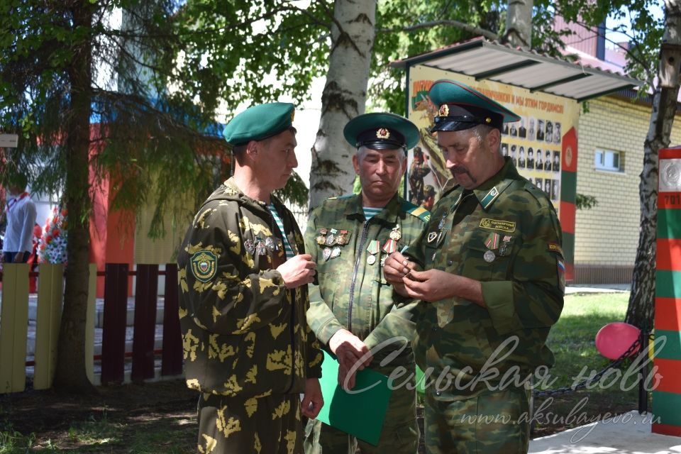 В Старом Ильдерякове открыли стенд «Мы пограничники и мы этим гордимся!»