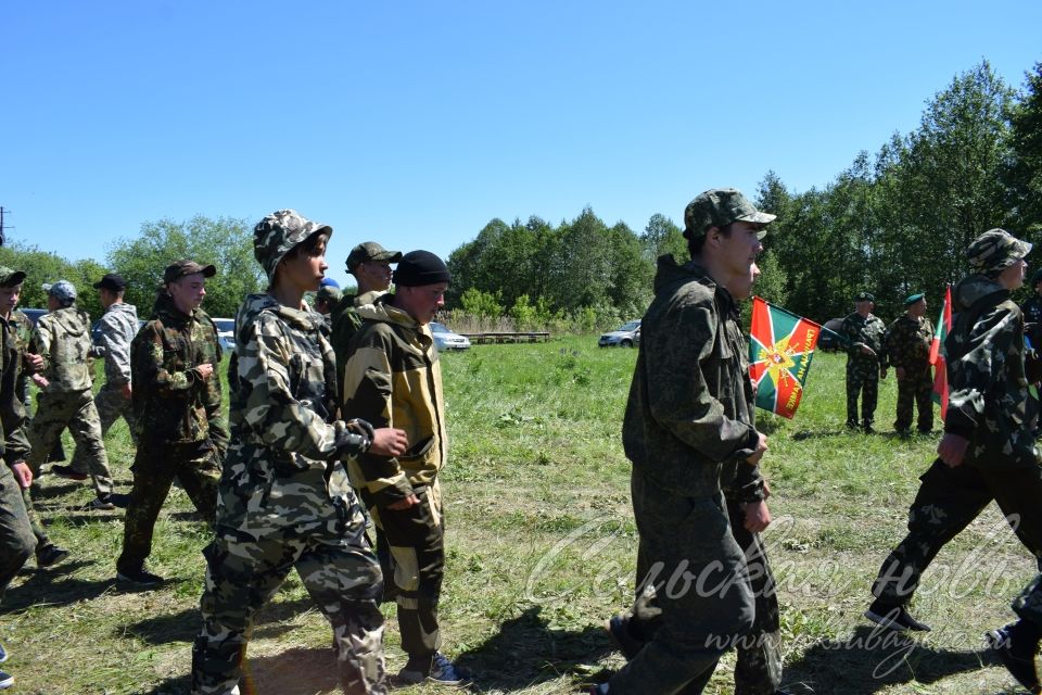 Аксубаевские старшеклассники поздравили пограничников