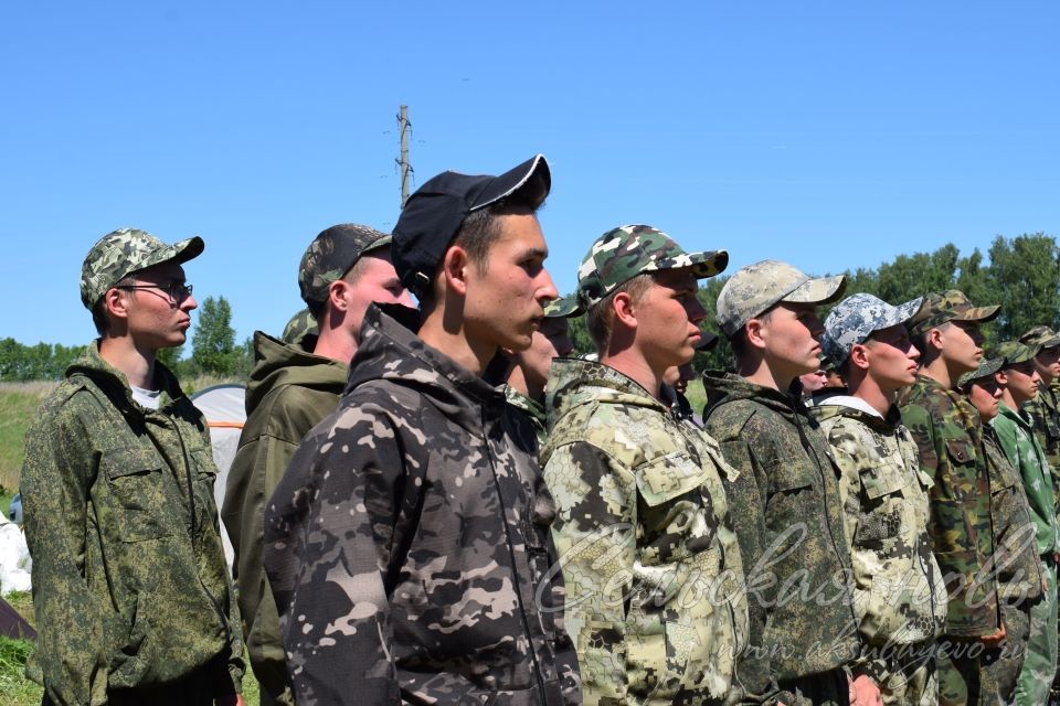 Аксубаевские старшеклассники поздравили пограничников