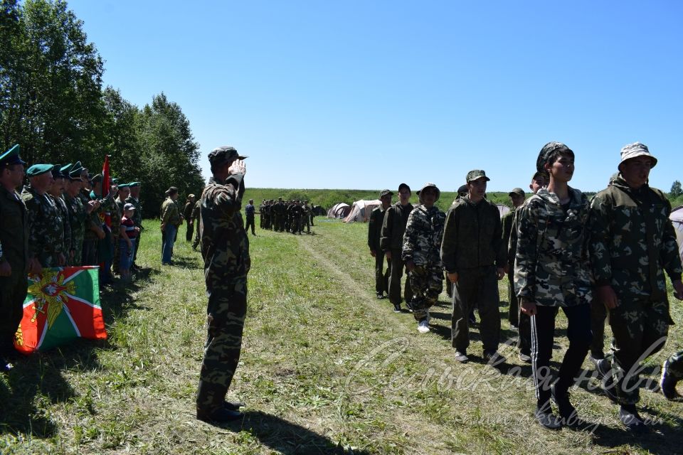 Аксубаевские старшеклассники поздравили пограничников