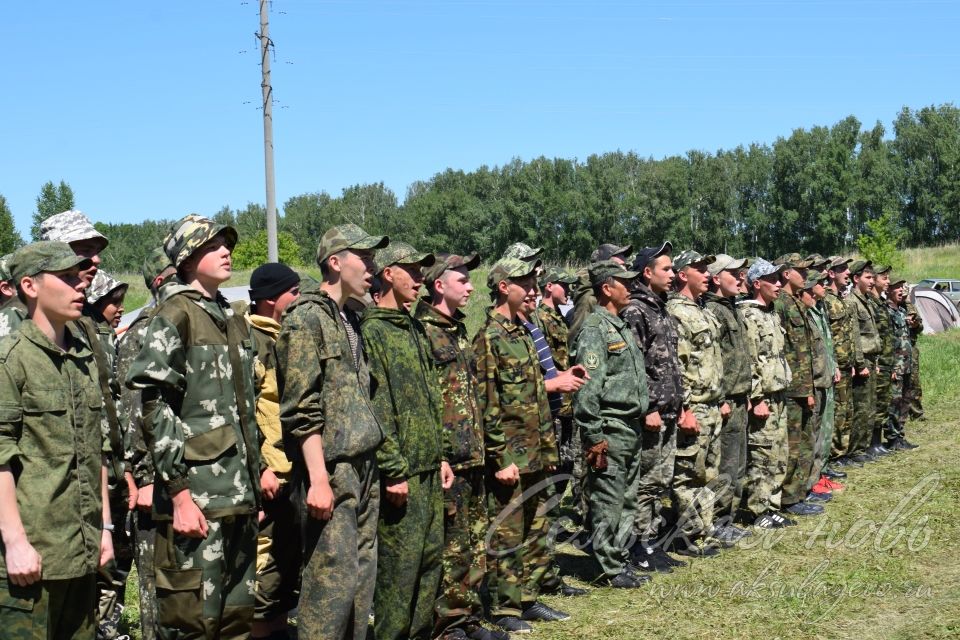 Аксубаевские старшеклассники поздравили пограничников