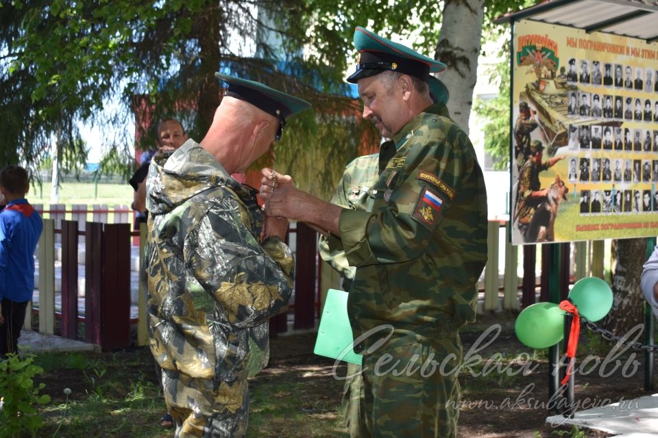 В Старом Ильдерякове открыли стенд «Мы пограничники и мы этим гордимся!»