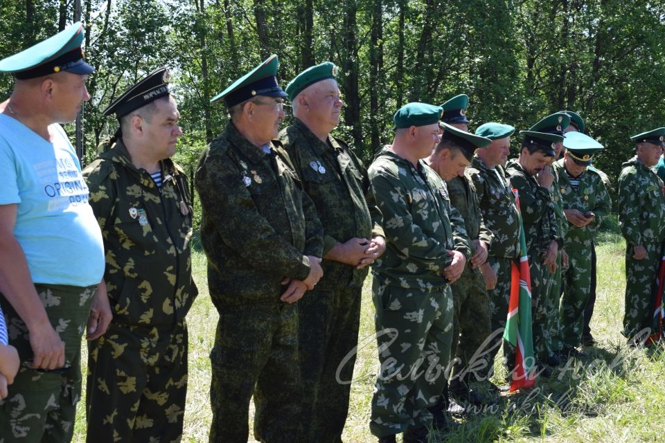 Аксубаевские старшеклассники поздравили пограничников