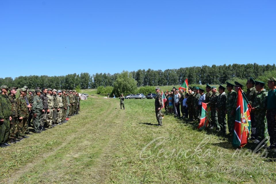 Аксубаевские старшеклассники поздравили пограничников