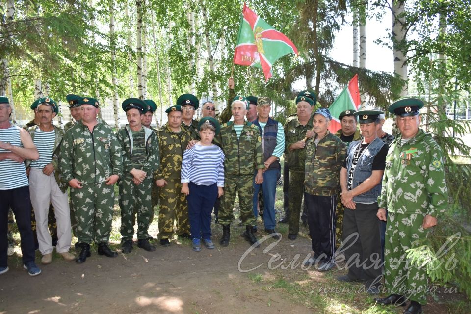 В Старом Ильдерякове открыли стенд «Мы пограничники и мы этим гордимся!»