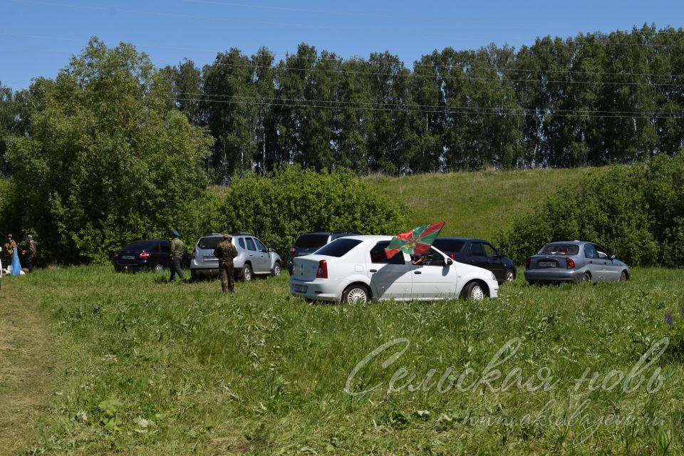 Аксубаевские старшеклассники поздравили пограничников