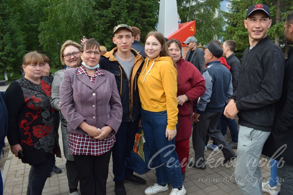 Аксубаевские призывники напутствия получили под военные марши