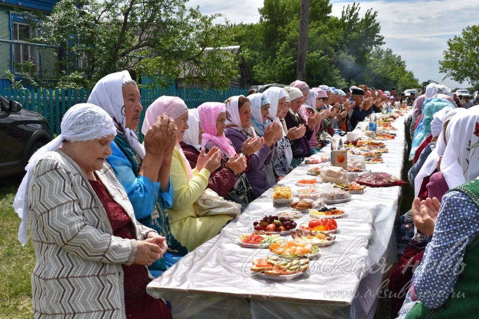 Более сотни людей собрал вековой юбилей поселка Нургалеевка