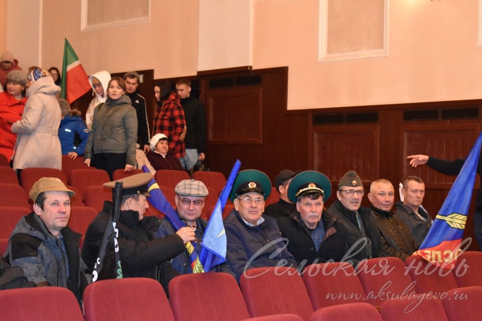В Аксубаеве состоялись торжественные проводы мобилизованных земляков