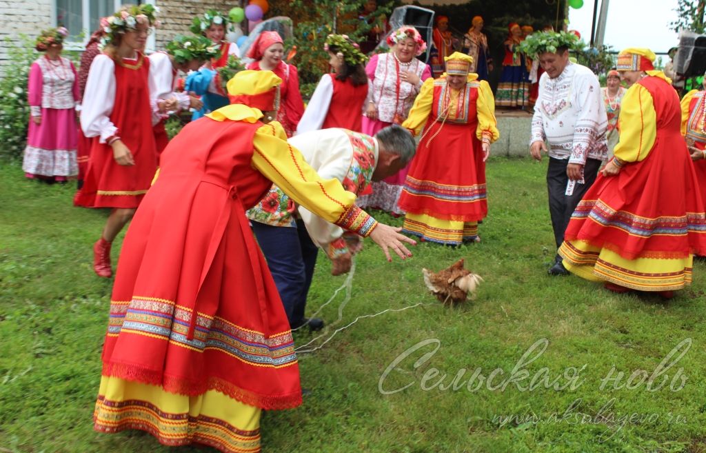 Фоторепортаж с праздника "Троицкие хороводы"