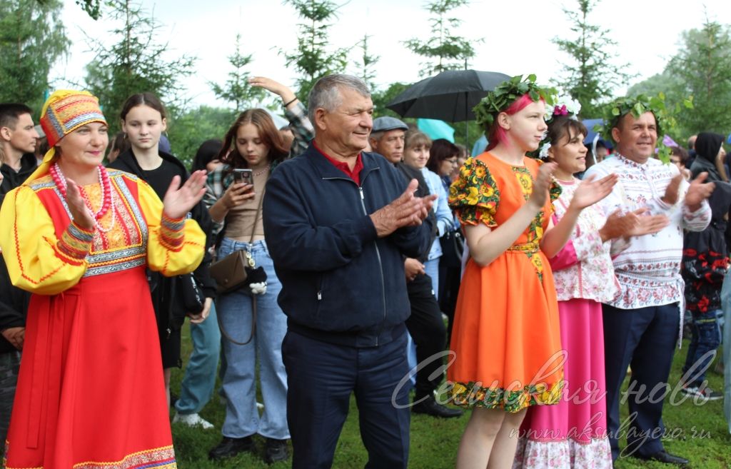 Фоторепортаж с праздника "Троицкие хороводы"