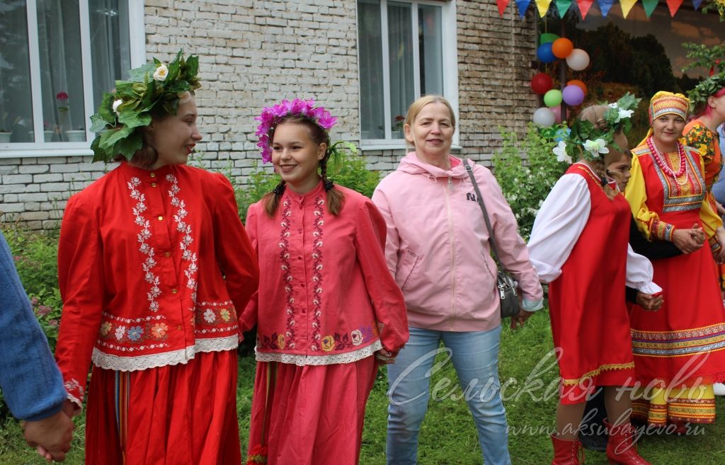 Фоторепортаж с праздника "Троицкие хороводы"