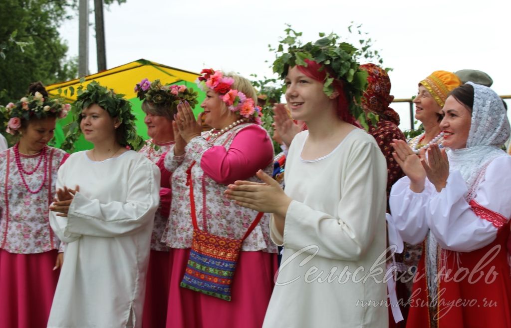 Фоторепортаж с праздника "Троицкие хороводы"