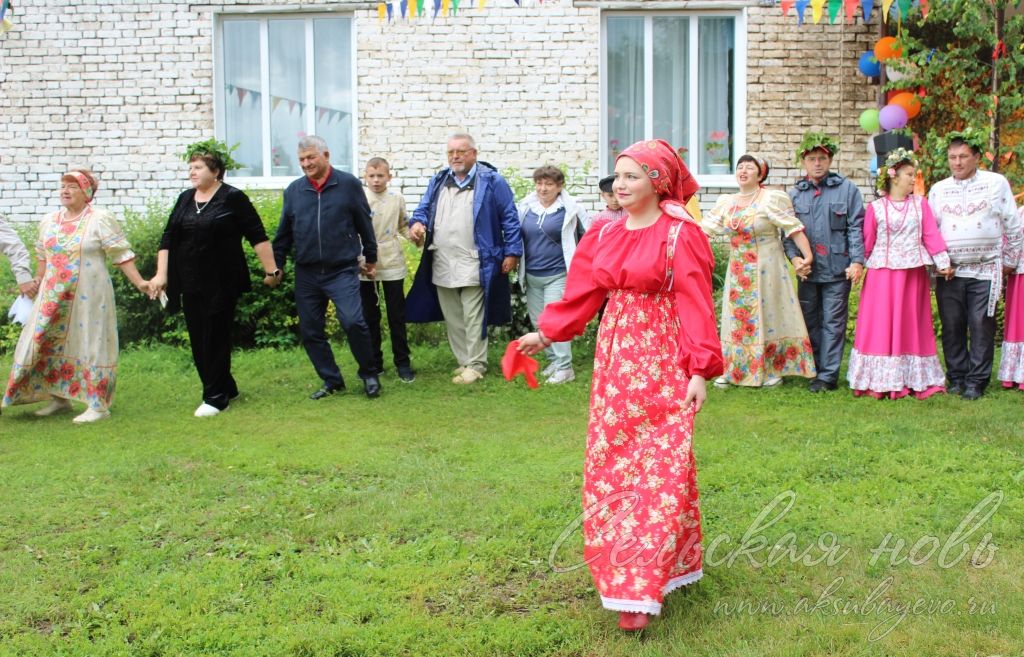 Фоторепортаж с праздника "Троицкие хороводы"