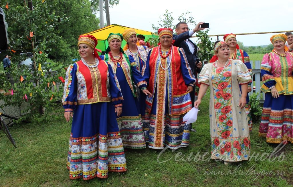 Фоторепортаж с праздника "Троицкие хороводы"