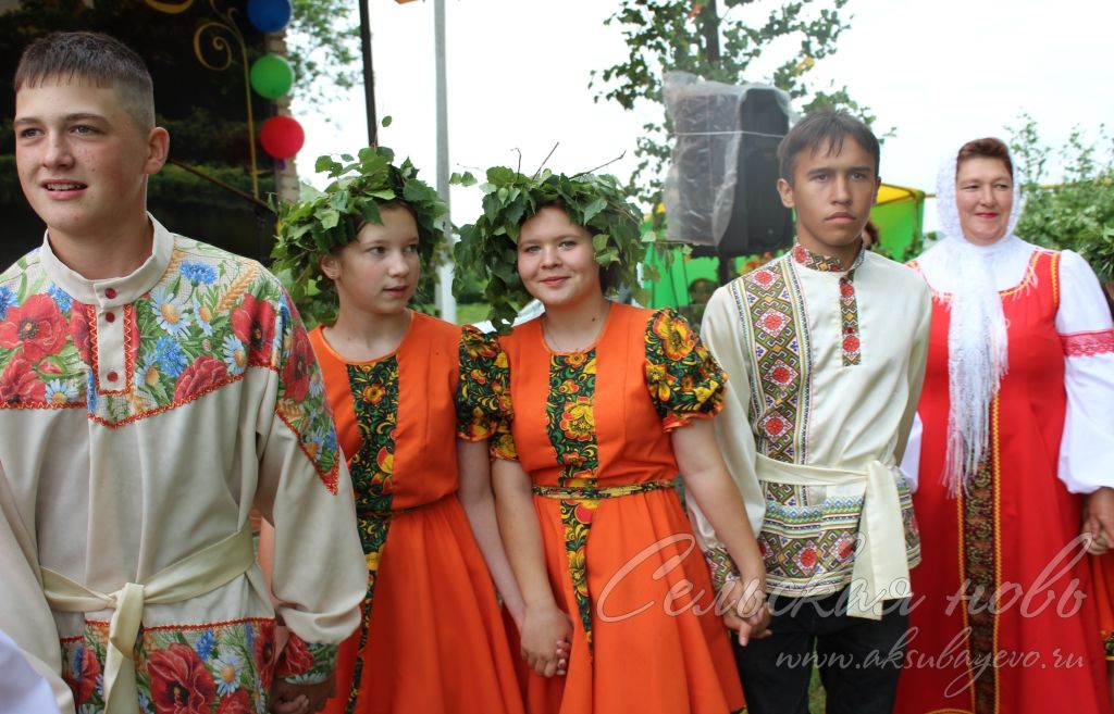 Фоторепортаж с праздника "Троицкие хороводы"