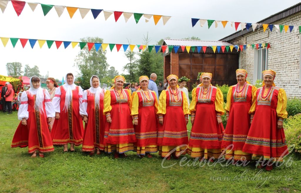 Фоторепортаж с праздника "Троицкие хороводы"