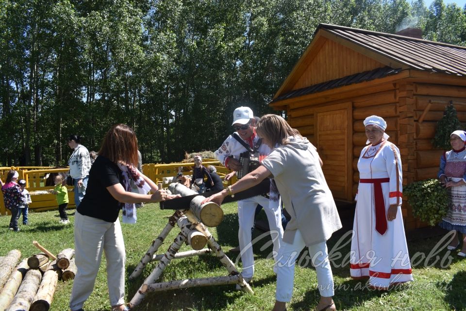 Фоторепортаж с праздника «Уяв»