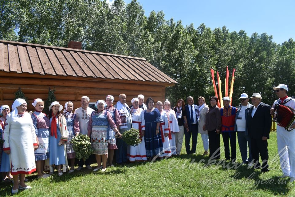 Фоторепортаж с праздника «Уяв»