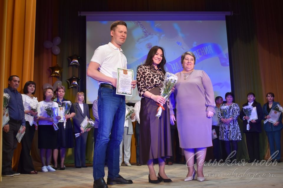 Аксубай районының төп сәхнәсендә иң яхшы укучыларны бүләкләделәр