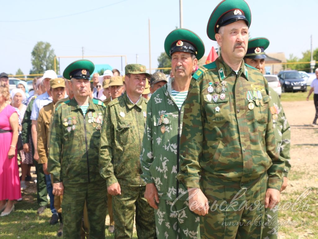 Киса авылында махсус хәрби операция геройларына истәлек такталары ачтылар