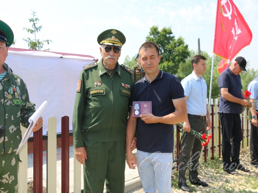 Киса авылында махсус хәрби операция геройларына истәлек такталары ачтылар