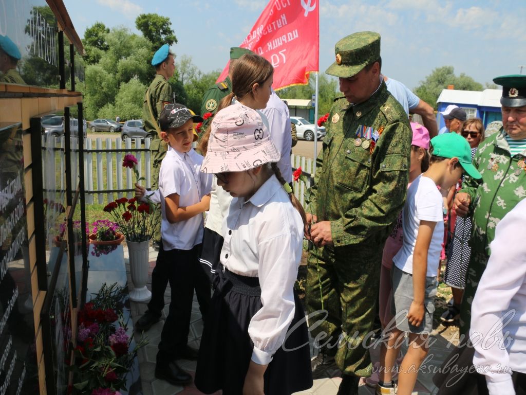 Киса авылында махсус хәрби операция геройларына истәлек такталары ачтылар