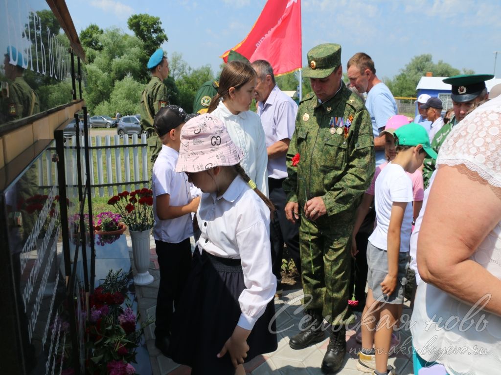 Киса авылында махсус хәрби операция геройларына истәлек такталары ачтылар