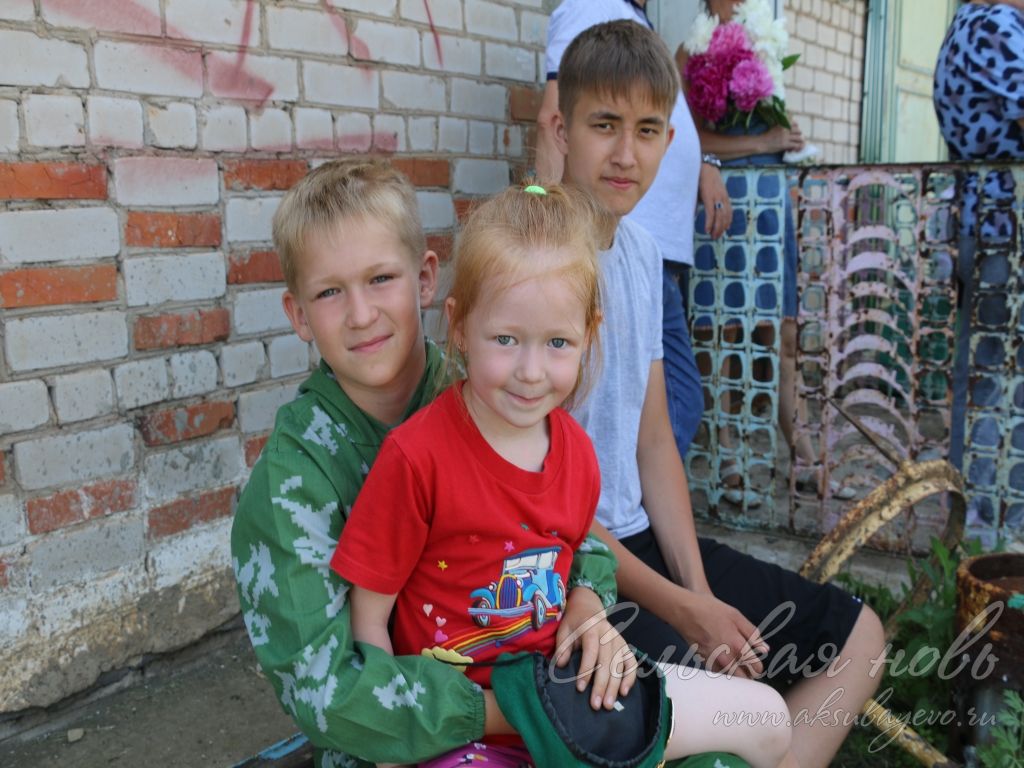 Киса авылында махсус хәрби операция геройларына истәлек такталары ачтылар