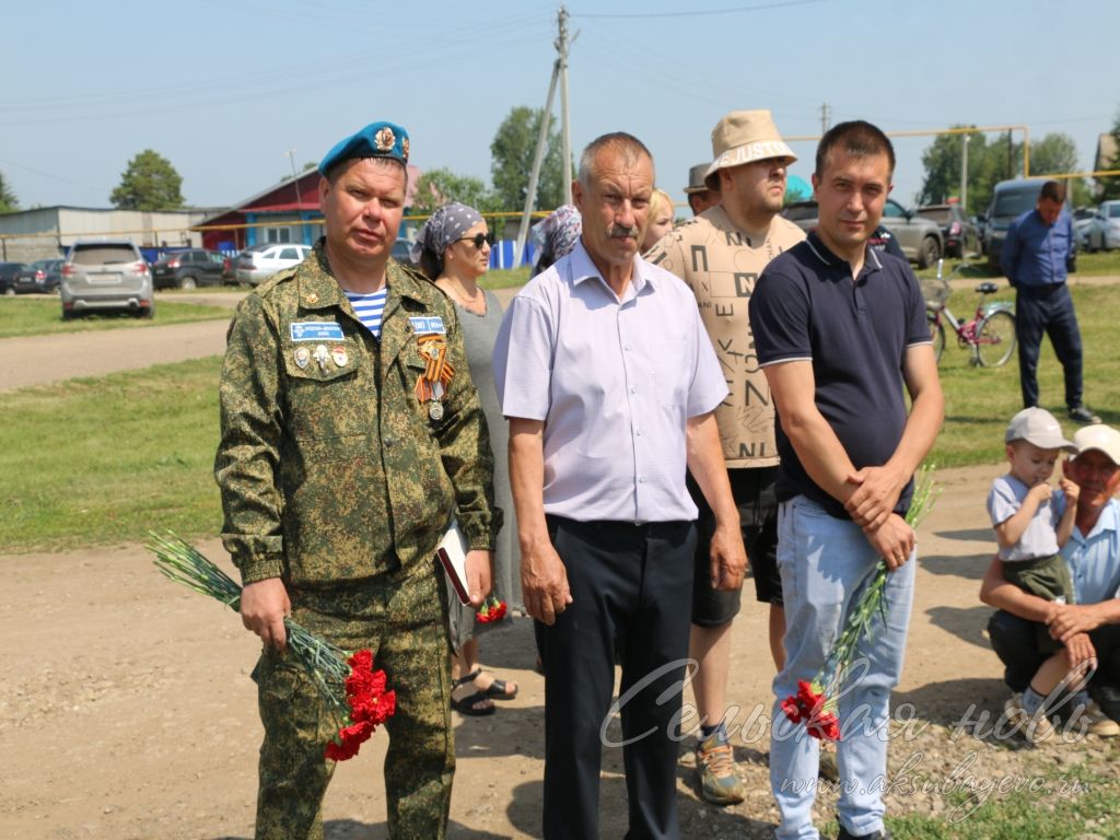 Киса авылында махсус хәрби операция геройларына истәлек такталары ачтылар