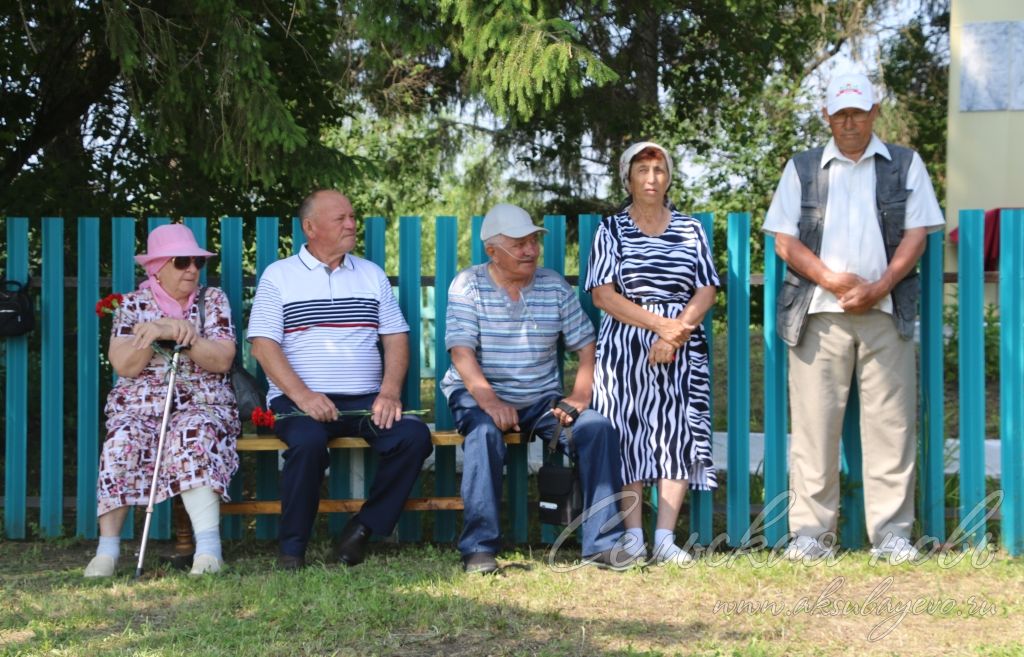 Бабасы – Бөек Ватан сугышы ветеранының һәм оныгы – махсус хәрби операция катнашучысының исемнәре бер һәйкәлдә мәңгеләштерелгән