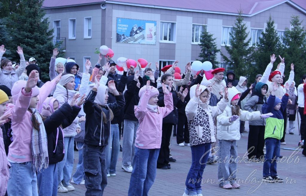 Май бәйрәмен демонстрация һәм концерт белән билгеләп үттеләр, 01.05.2026