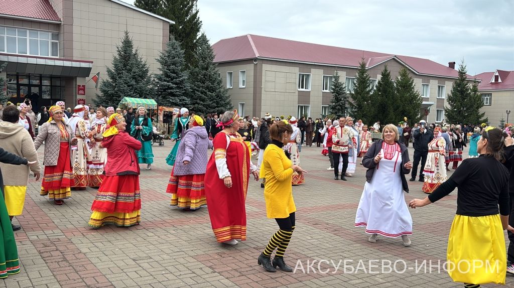 Осеннее золото Аксубаева: тыква с медом порадовали жителей 11.09.2026