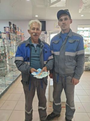 Аксубаевские газовики передали волонтерам 26 тысяч рублей в честь профессионального праздника