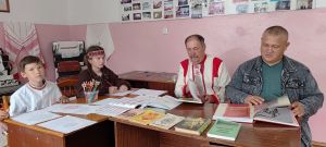 Мастер-класс по чувашским узорам прошел в Старотимошкинском доме культуры в День единого фольклора